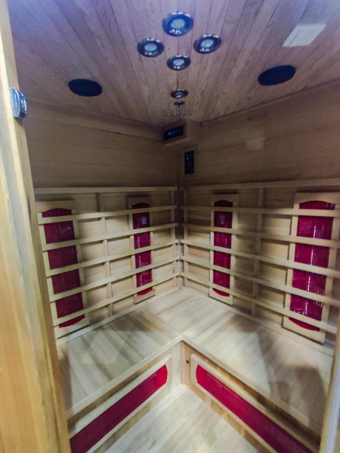 Apartman Magic Sauna,Jakuzzi,Kino リヴノ エクステリア 写真