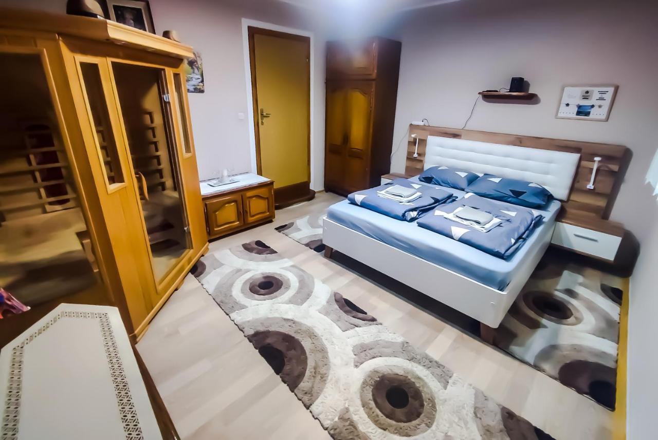 Apartman Magic Sauna,Jakuzzi,Kino リヴノ エクステリア 写真